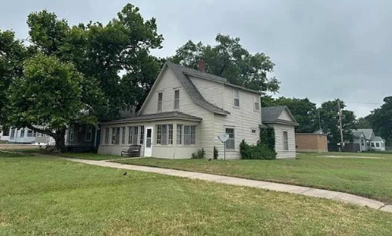 3 Bedroom, 1 Bathroom House