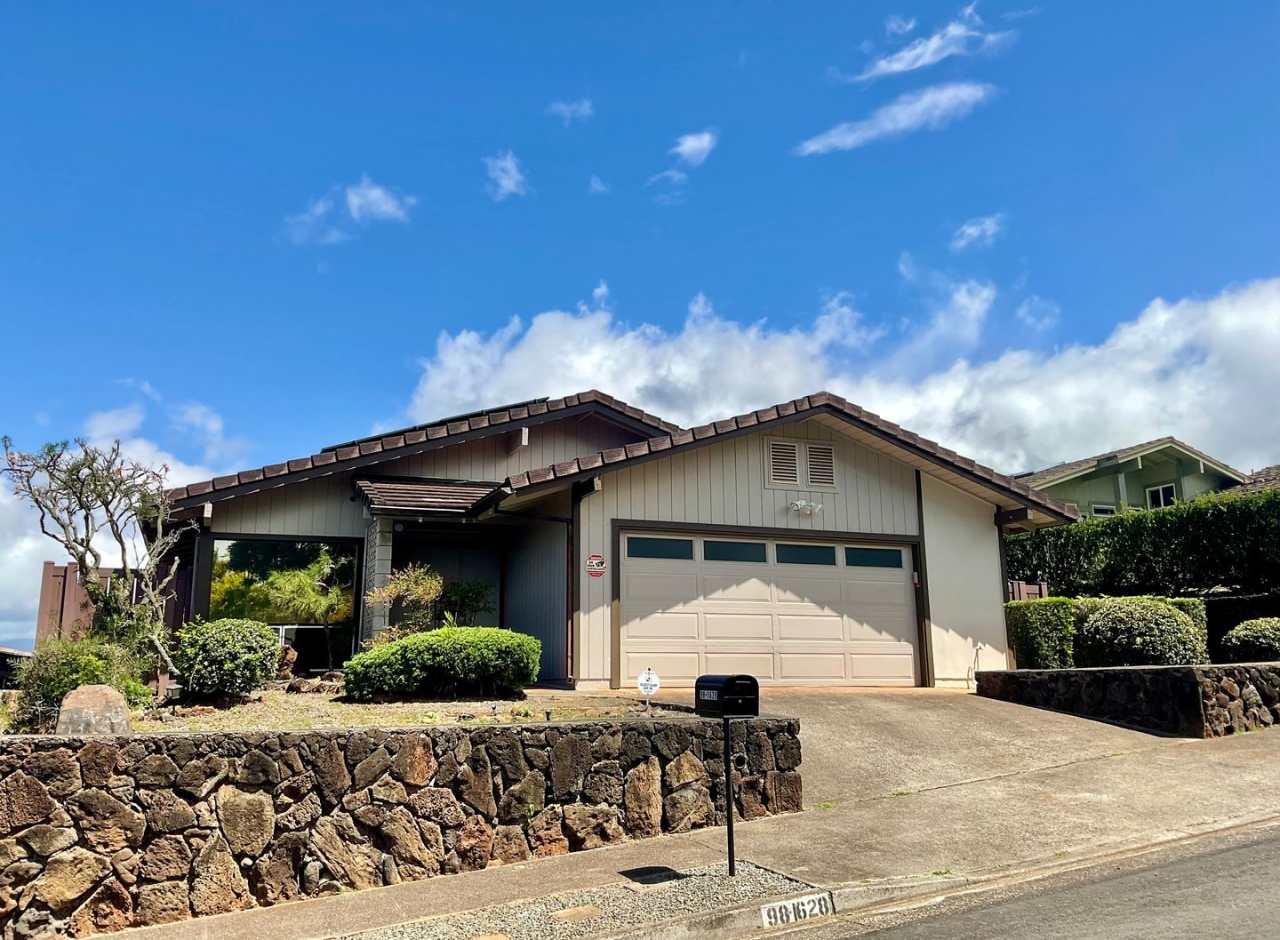 Spacious  Desirable 4/2/2 Single Family Home with Yard