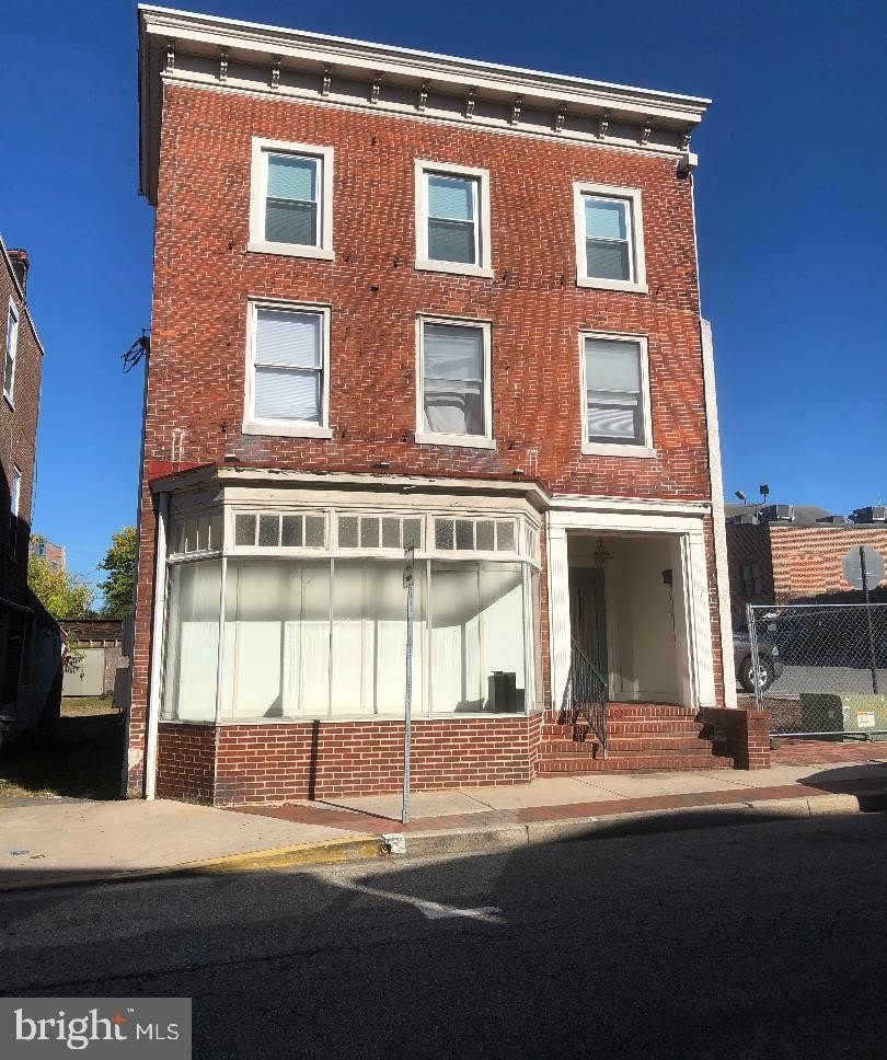 121 W MAIN STREET