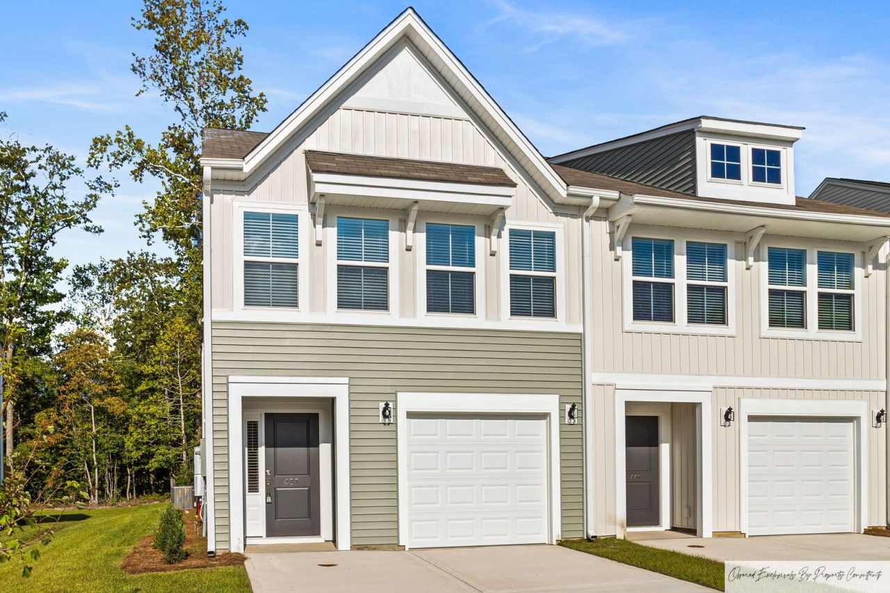 HOLIDAY SPECIAL! FIRST FULL MONTH'S RENT FREE WITH A SIGNED 18 MONTH LEASE!