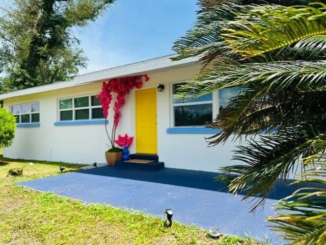 4936 S Lakewood Drive