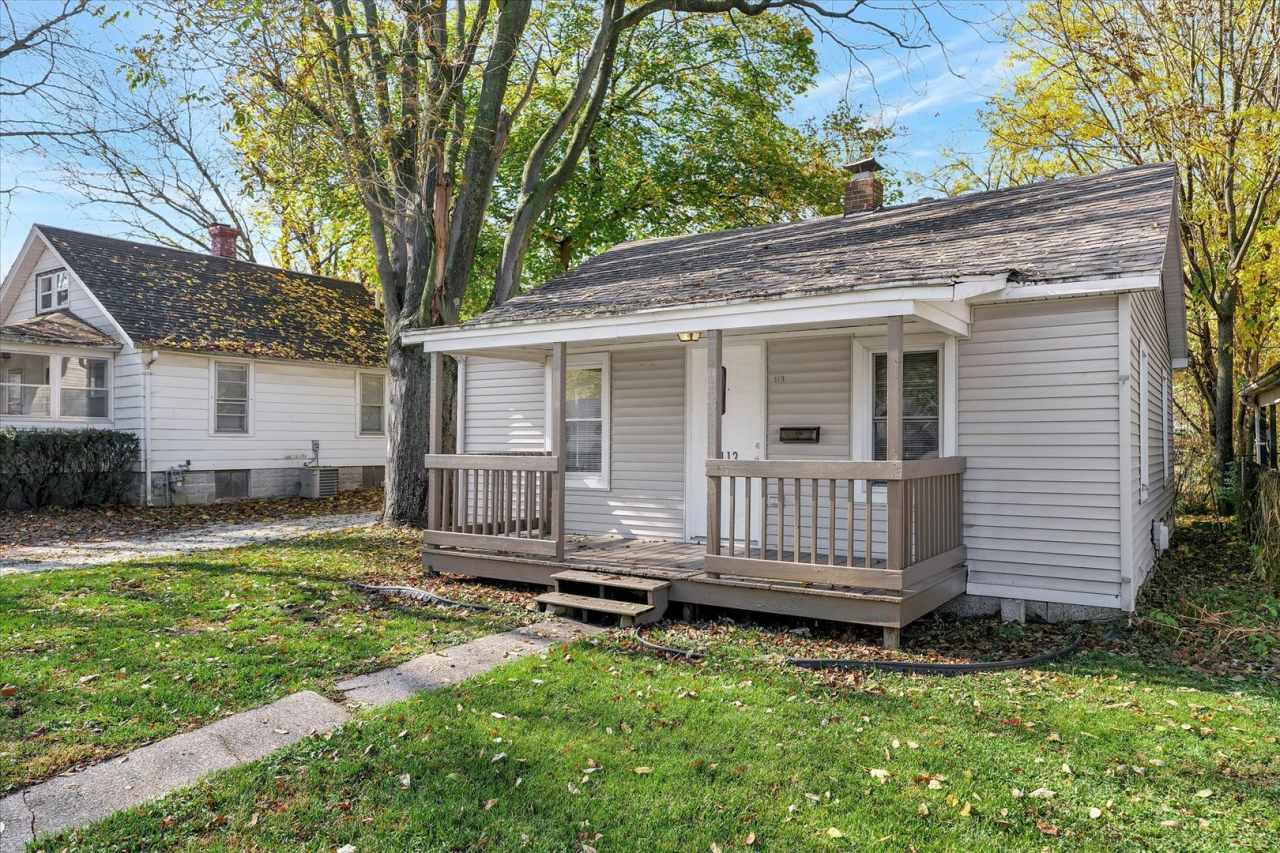 2 BED / 1 BATH HOUSE IN URBANA W/ UPDATES