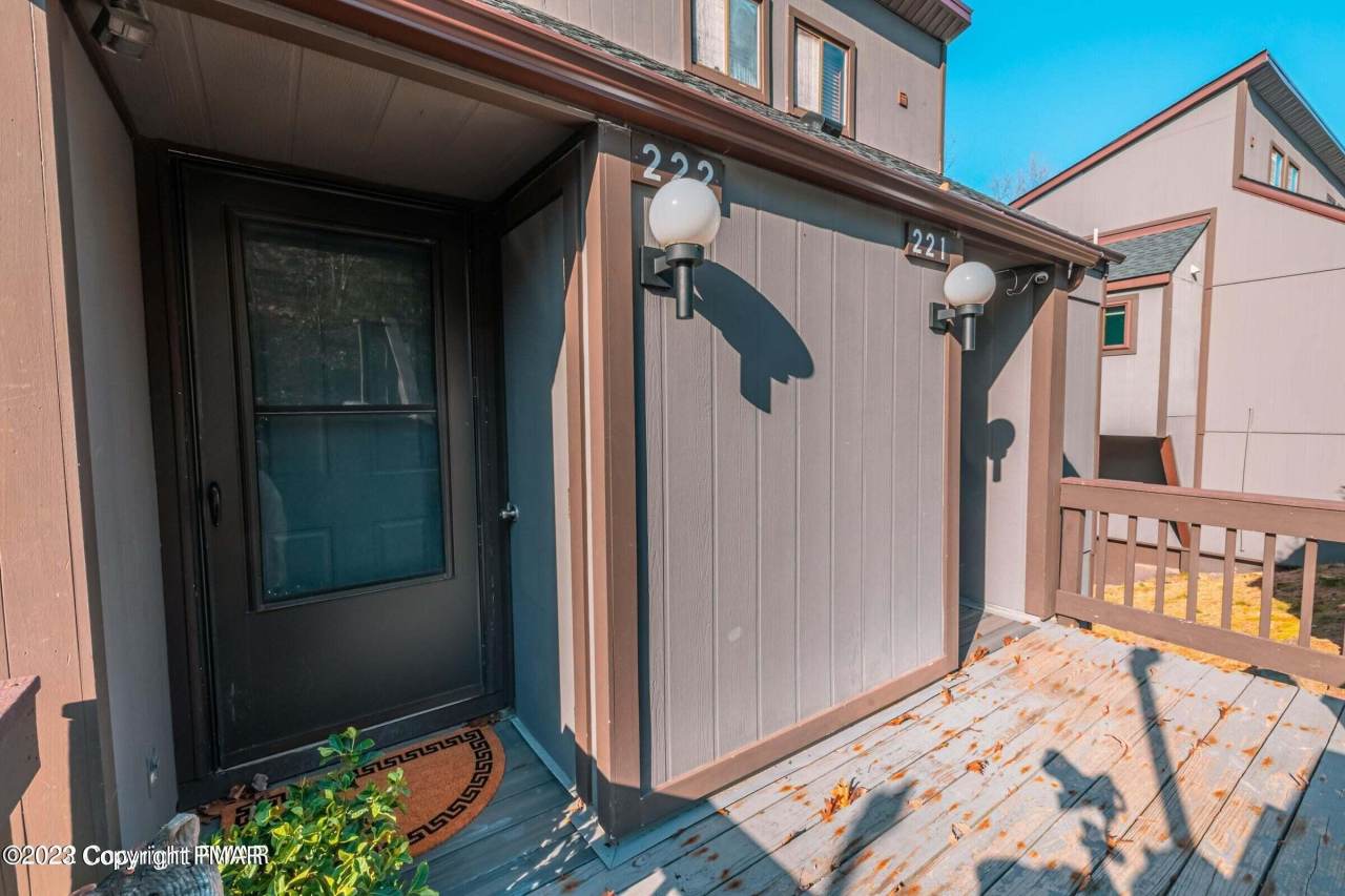 222 Cross Country Lane