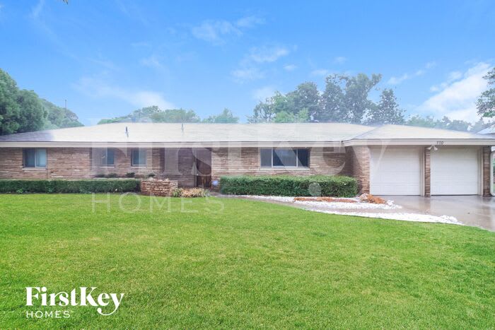 110 North Westchester Avenue