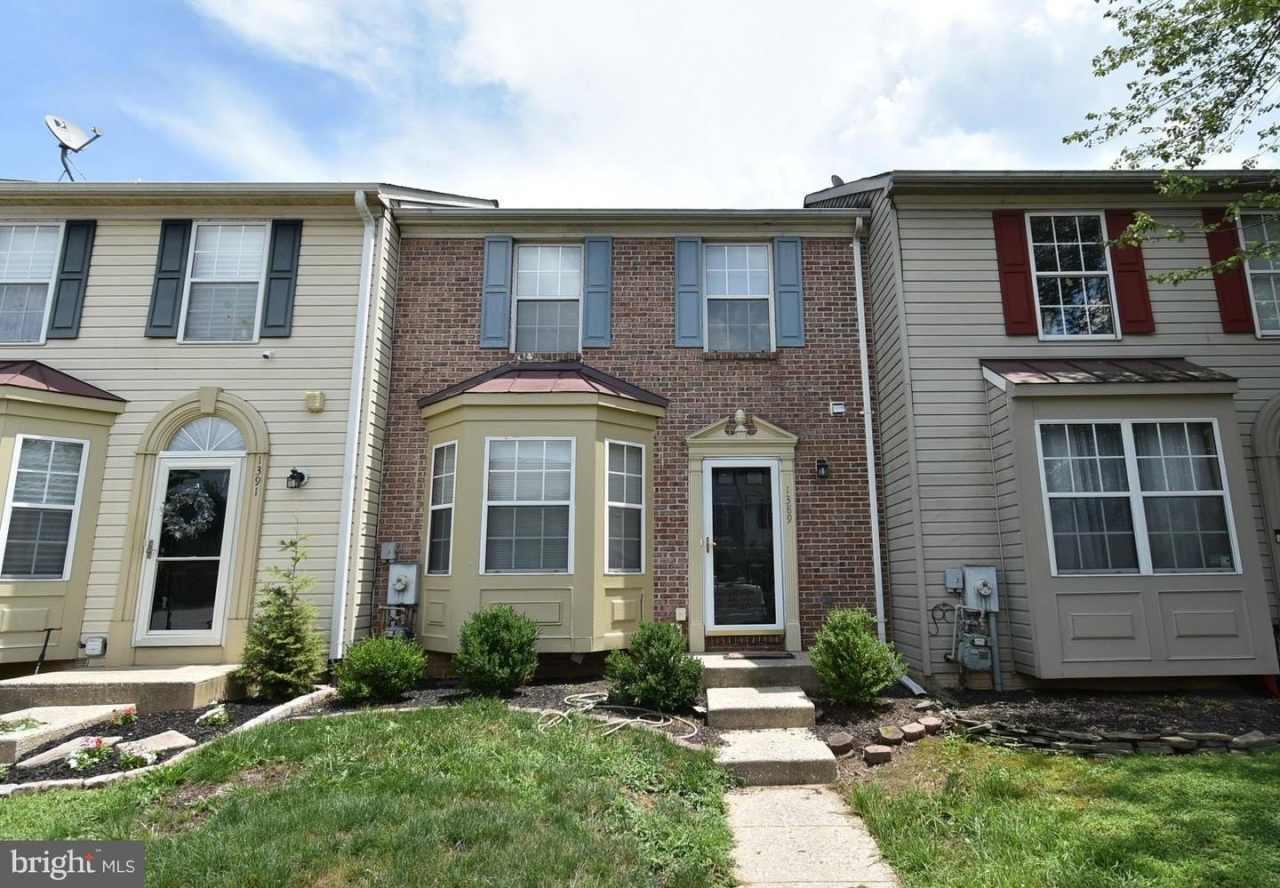 1389 WALKABOUT CT #33