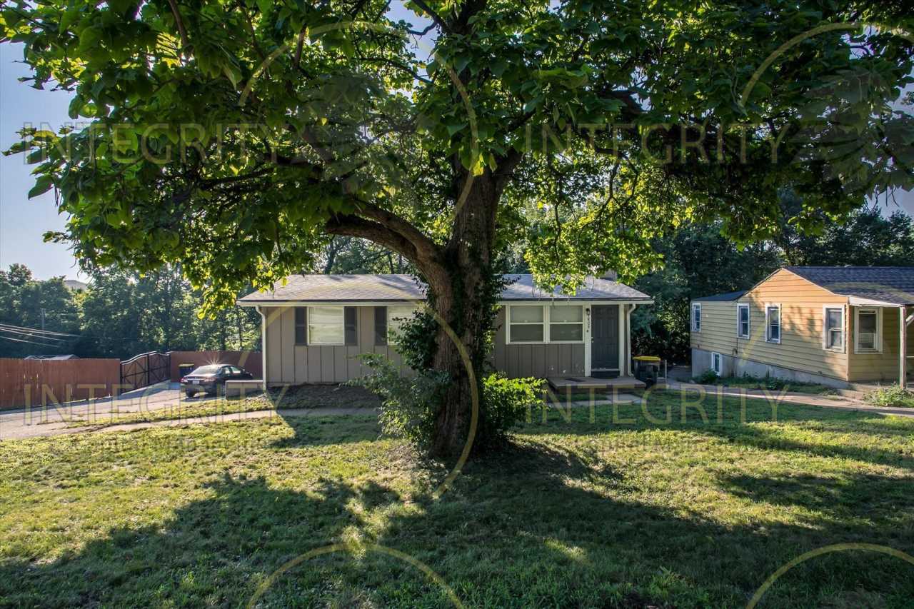 4809 Farley Avenue- Raytown School District