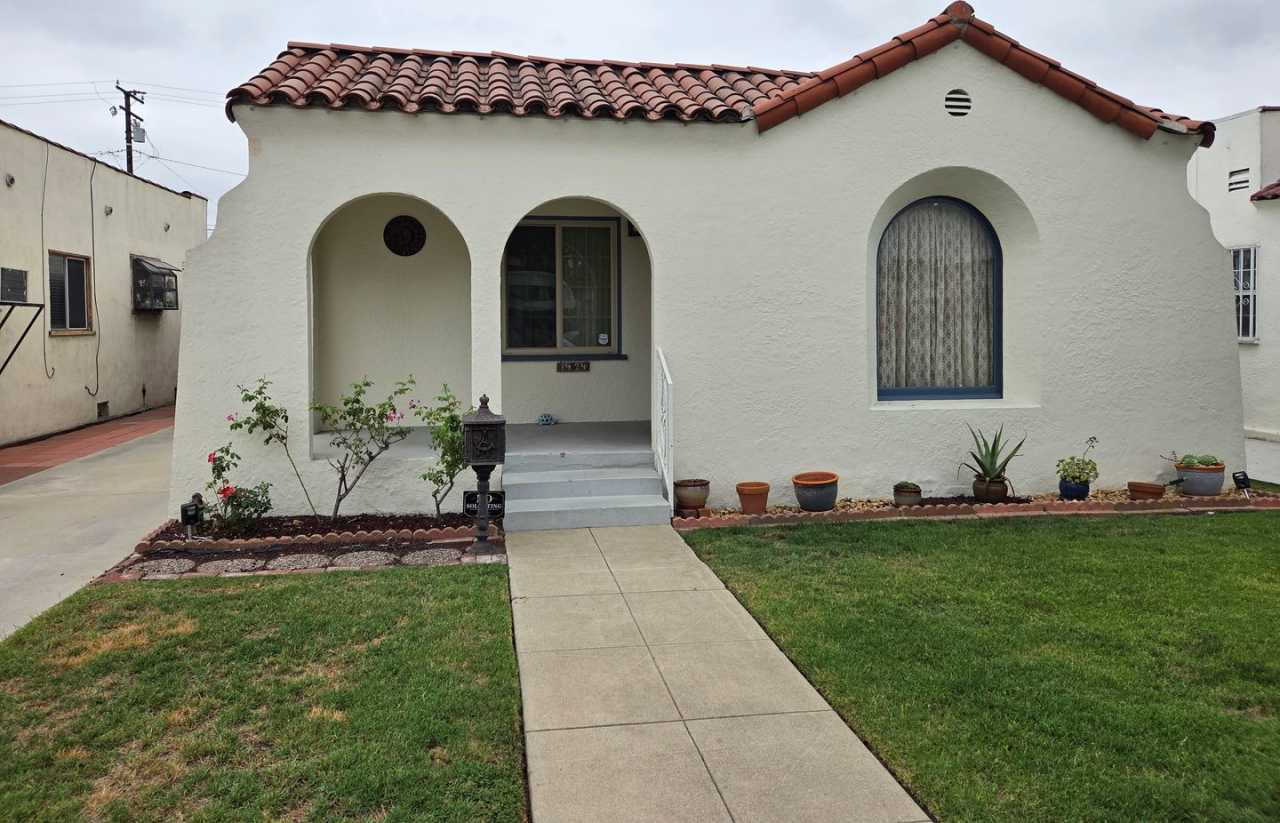 Spacious 2 Bedroom 2 Baths Spanish Charmer!