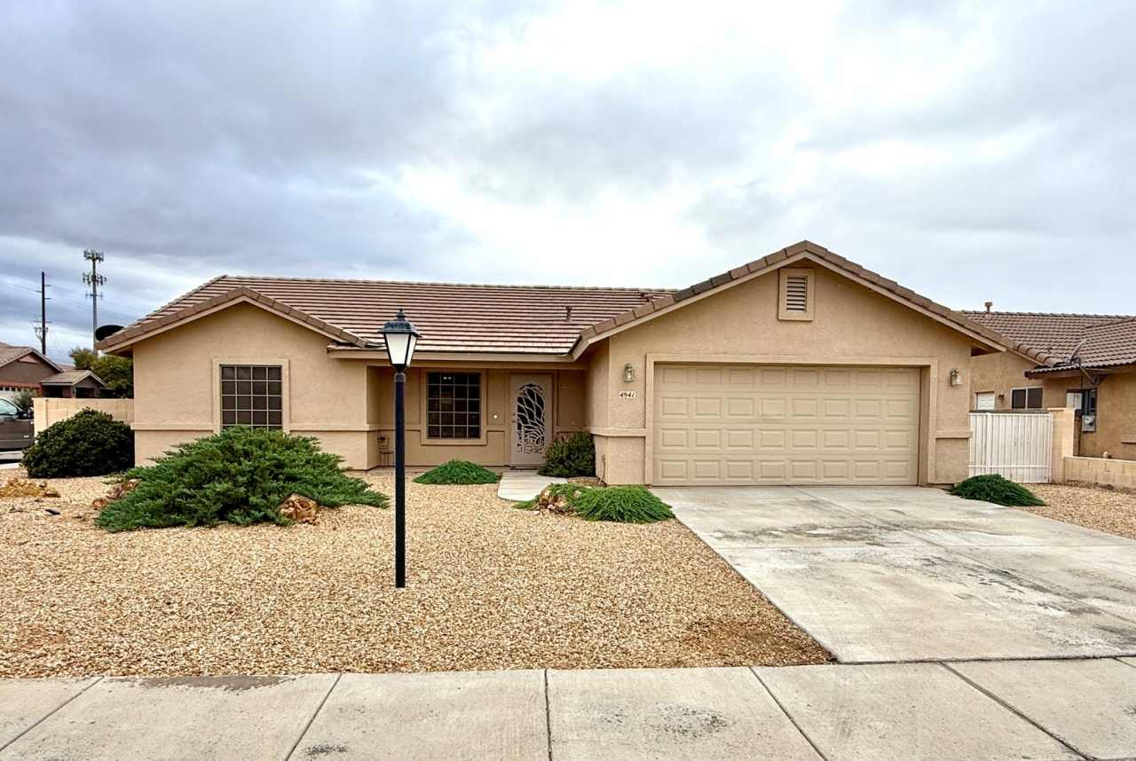 Available Now- Great 3 Bedroom Home in the Ranch at Long Mountain subdivision with Solar!