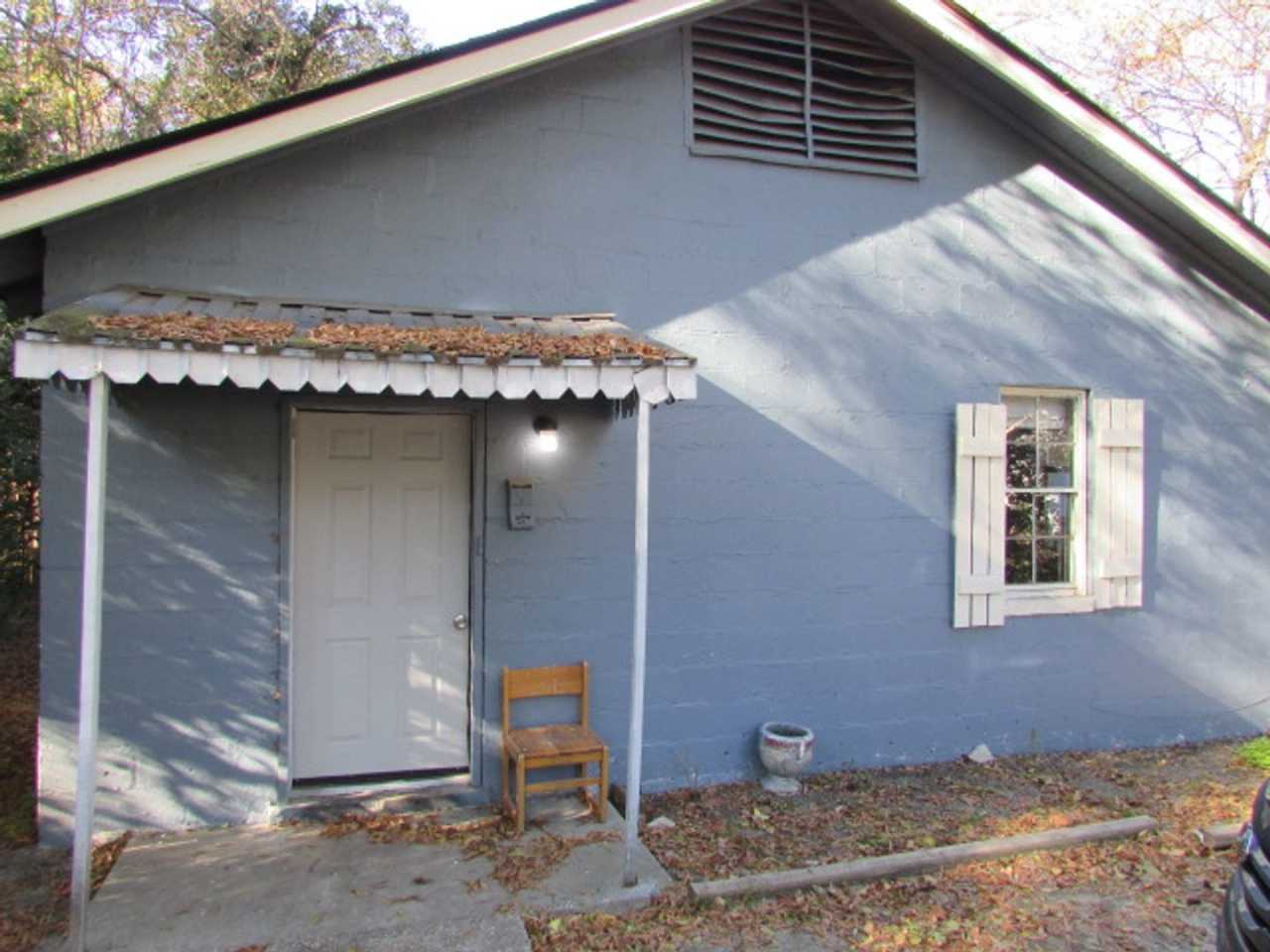 Limited-Time Offer! Sign a lease by 12/31 and get 25% off your first month’s rent!