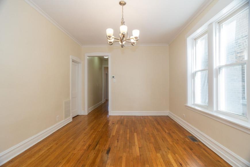 3033 W Gunnison Street, Unit 1