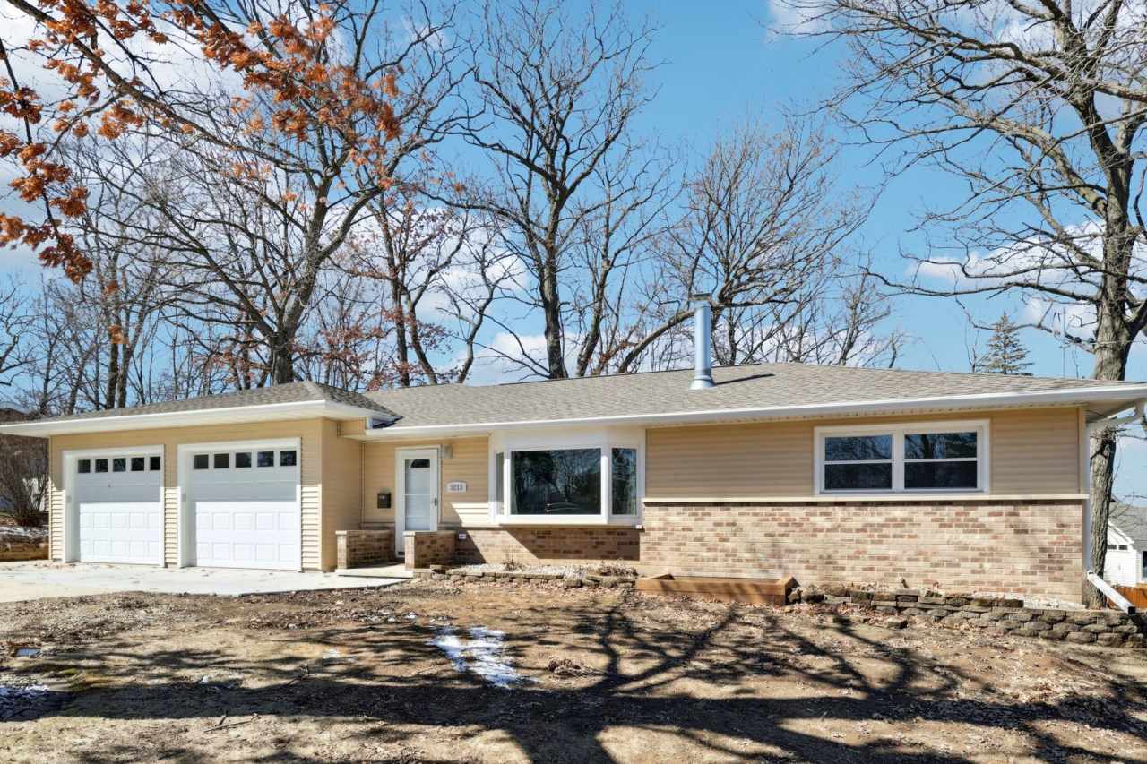 Updated 4-Bed 2-Bath Home with Lake Views  Great Entertaining space in Monona