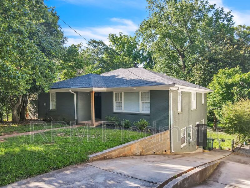 1215 Hosea Williams Drive