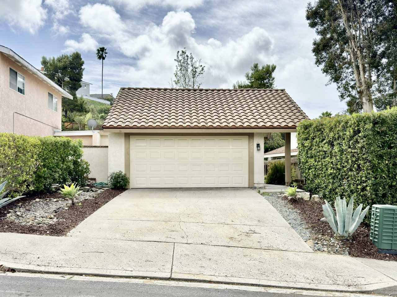 Single Level in La Costa!