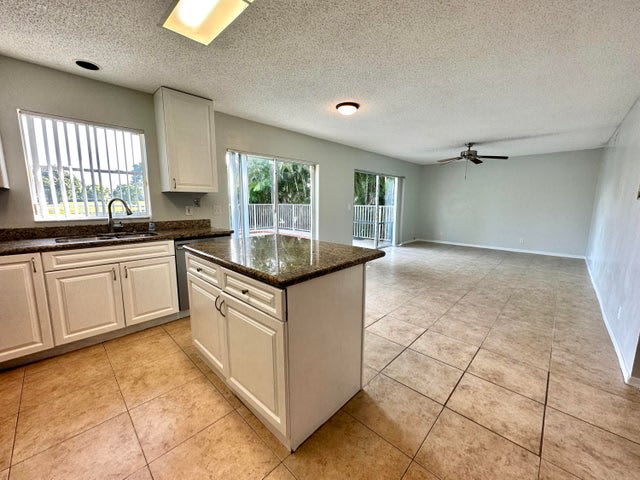 2698 Linkside Dr