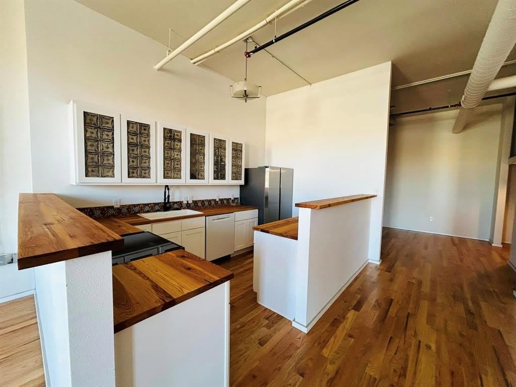 201 E Chambers Street