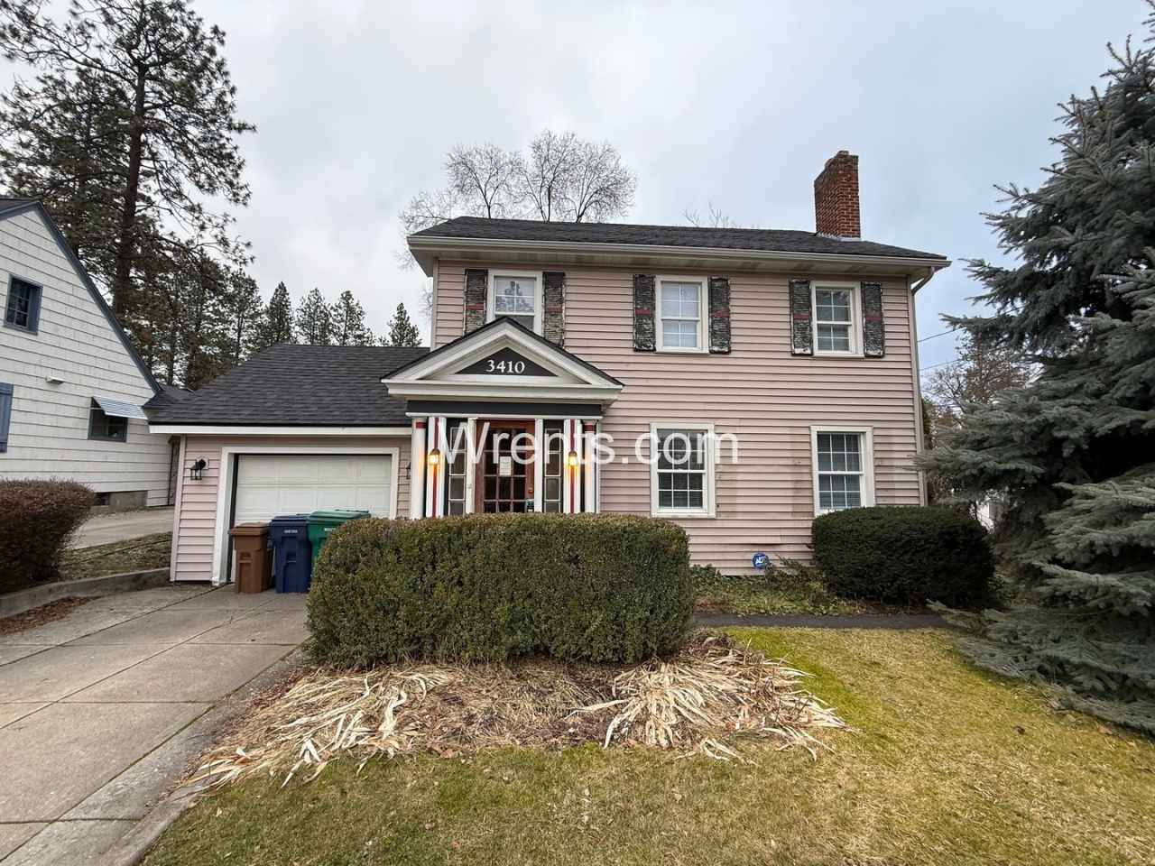 Beautiful 3 bed 2 bath updated home! Half off first months rent!