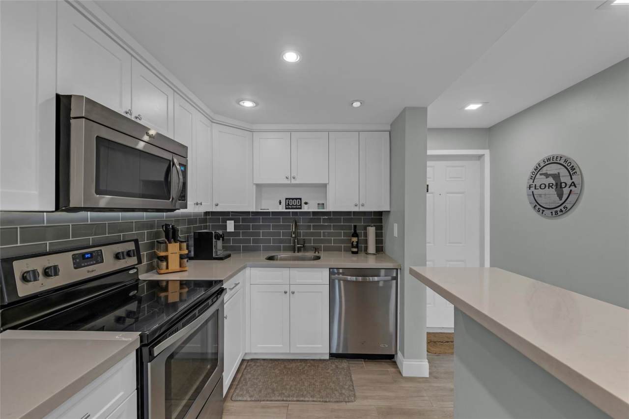 611 Northeast 14th Avenue