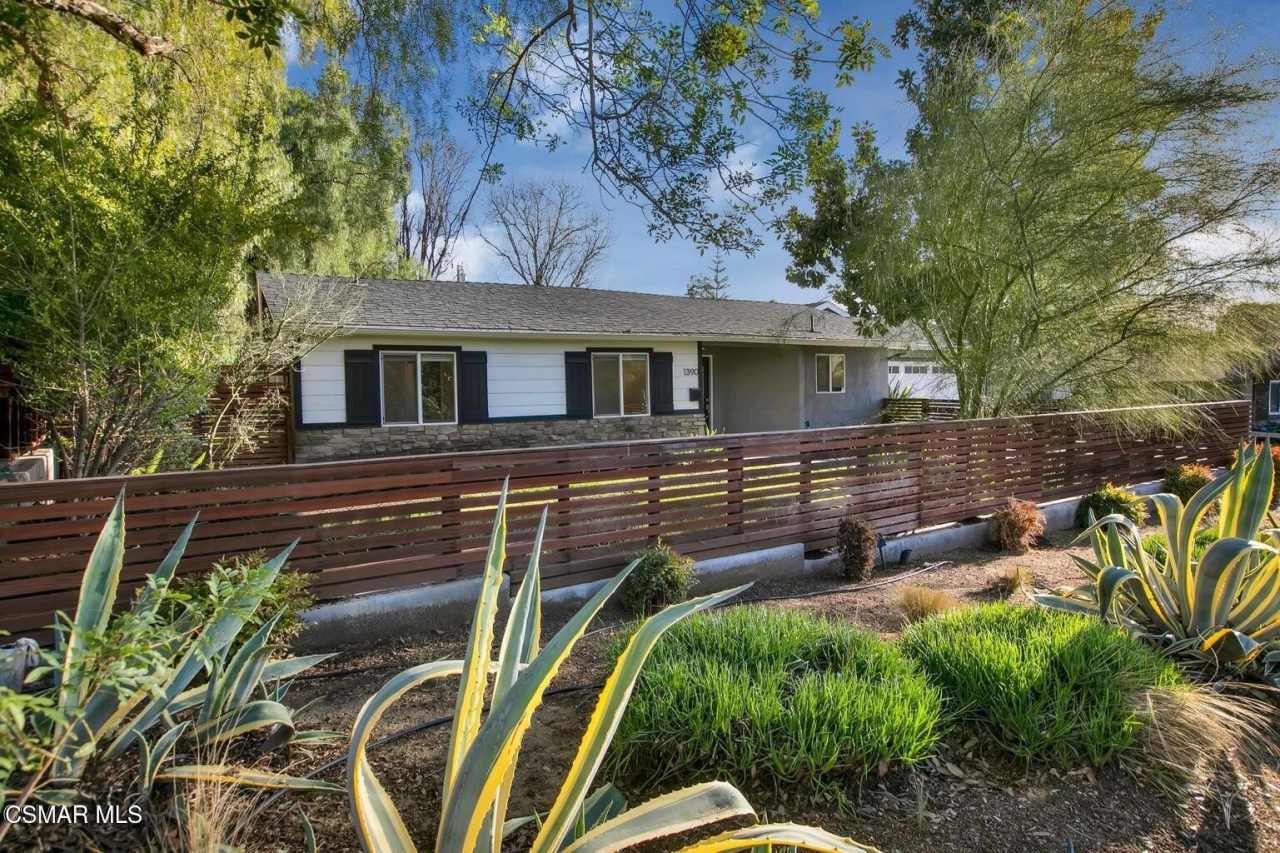 1390 Calle Bouganvilla