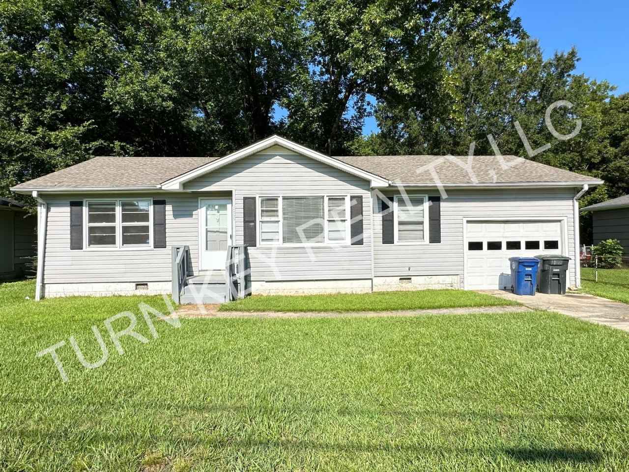 Home for rent in Roebuck **ACCEPTS SECTION 8** MOVE IN SPECIAL