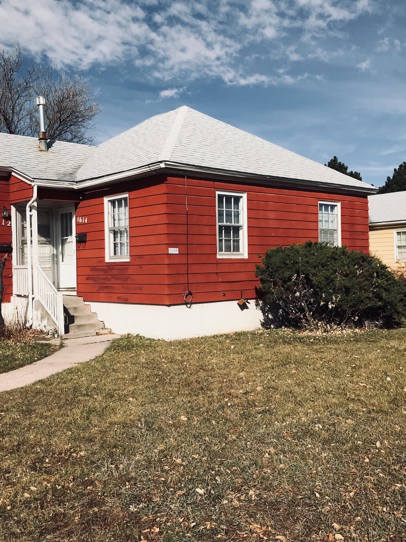 2 BEDROOM, 1 BATHROOM APARTMENT