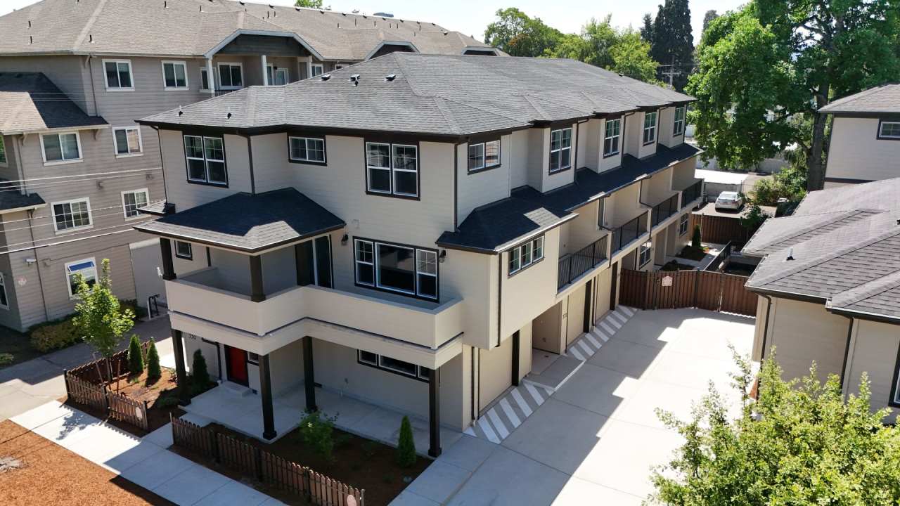 4 Bedroom / 4 bath New Townhome. Every bedroom is its own Master Suite with your own full bathroom, walk in closet and A/C unit. Full-size washer and dryer in your unit.