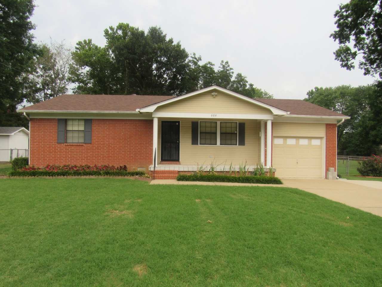 Questions call Peggy Goodman 501 676 1758