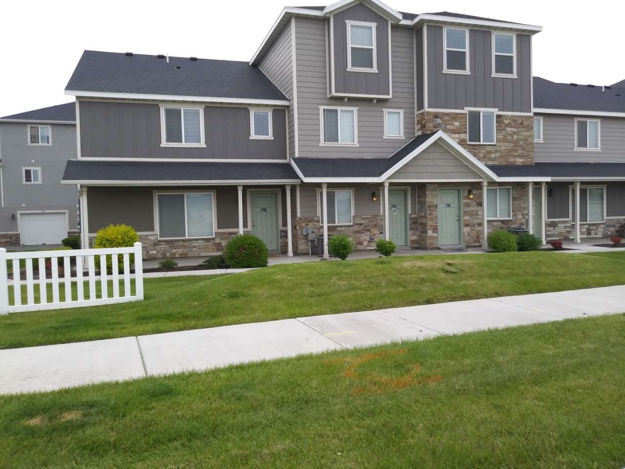 Beautiful 3 Bed 2 Bath townhome in Vineyard for rent