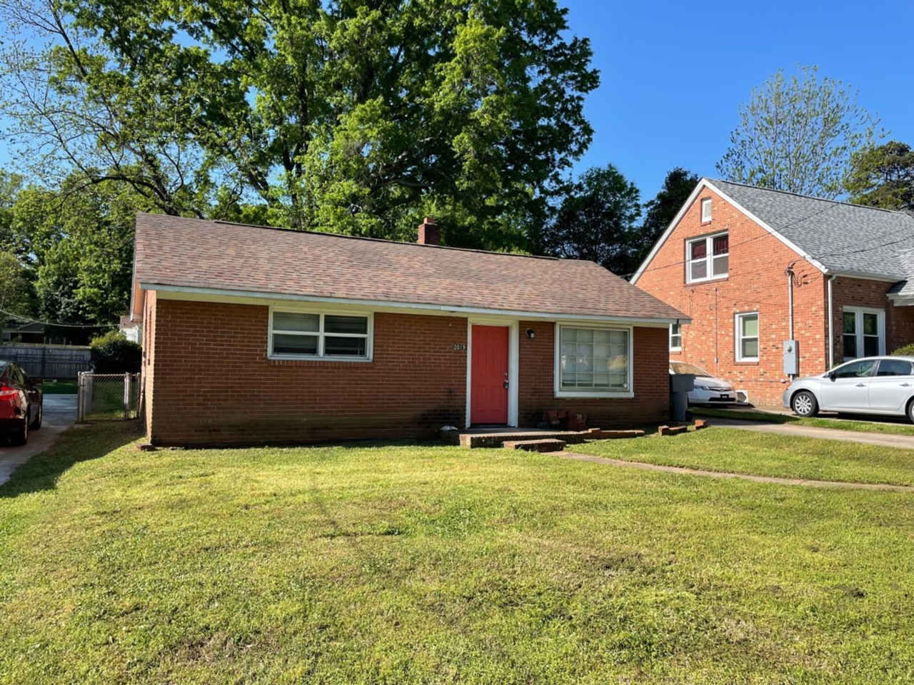 Adorable 3 bedroom 2 bath Ranch style home . Located off beaties Ford Rd