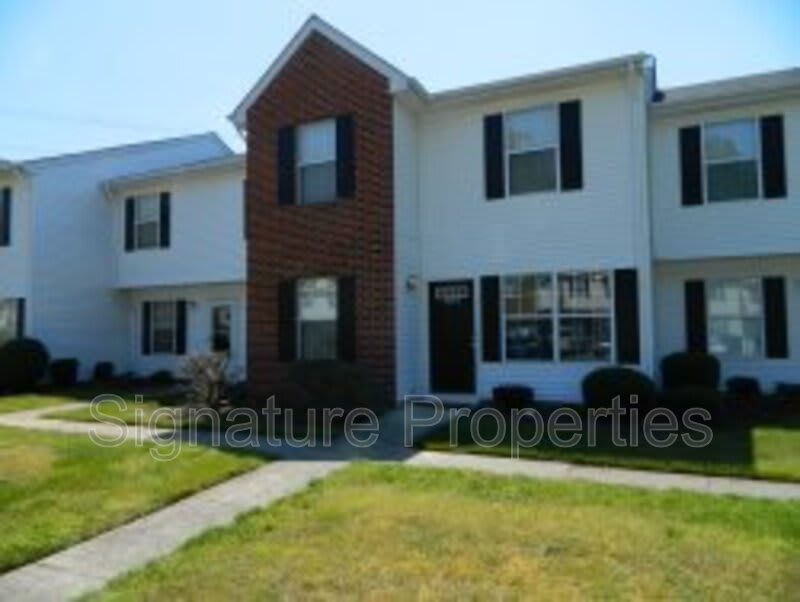 3437 Clover Meadows Dr