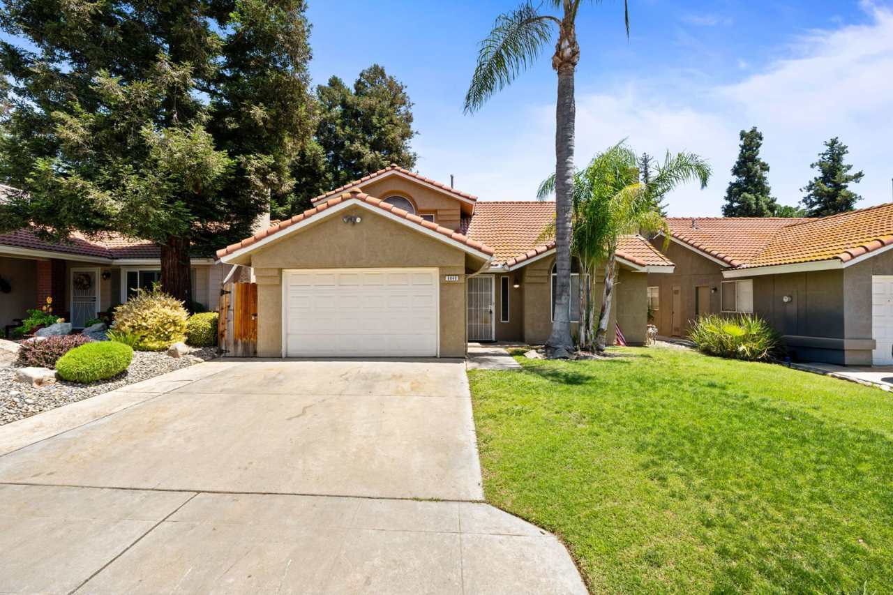 Charming home located in Clovis Unified School District!