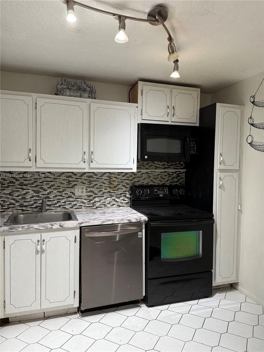 8390 Sands Point Blvd