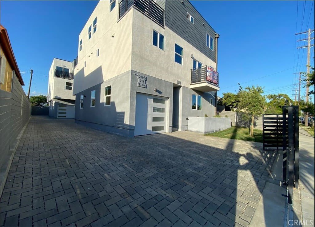 211 E 29th Street