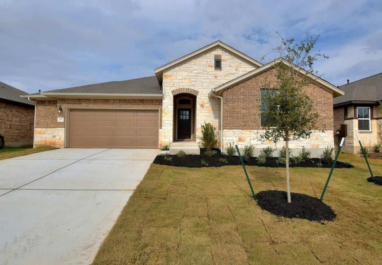 MUST SEE! Fantastic Pecan Park 3 Bedroom / 2 Bath home