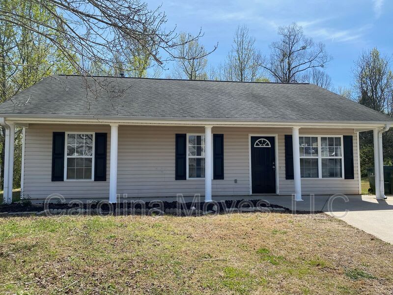 1805 Country Apple Court