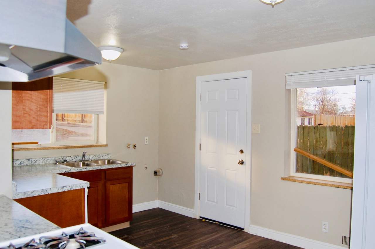 Updated 3Bedroom- In-Unit Laundry-$1,000 Move-In credit