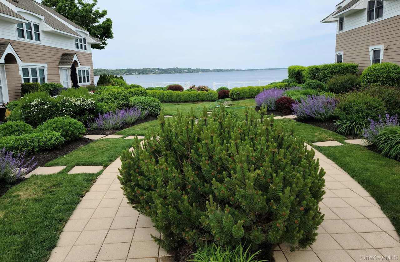 62 Canoe Place Road unit: 627