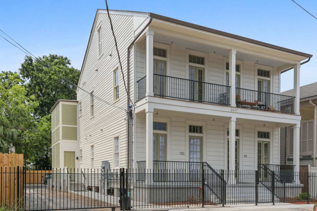 2617-19 Carondelet
