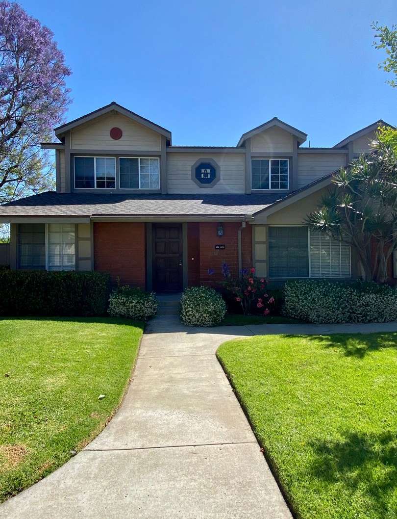 East Ventura - Three bedroom Townhome in River View Community!