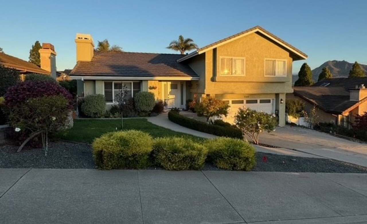 Beautiful Remodeled Home in highly desirable Laguna Lake Neighborhood
