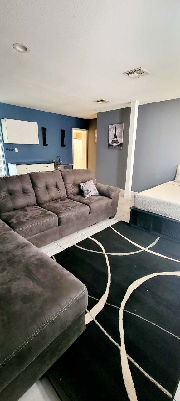 2007 Crawford Avenue