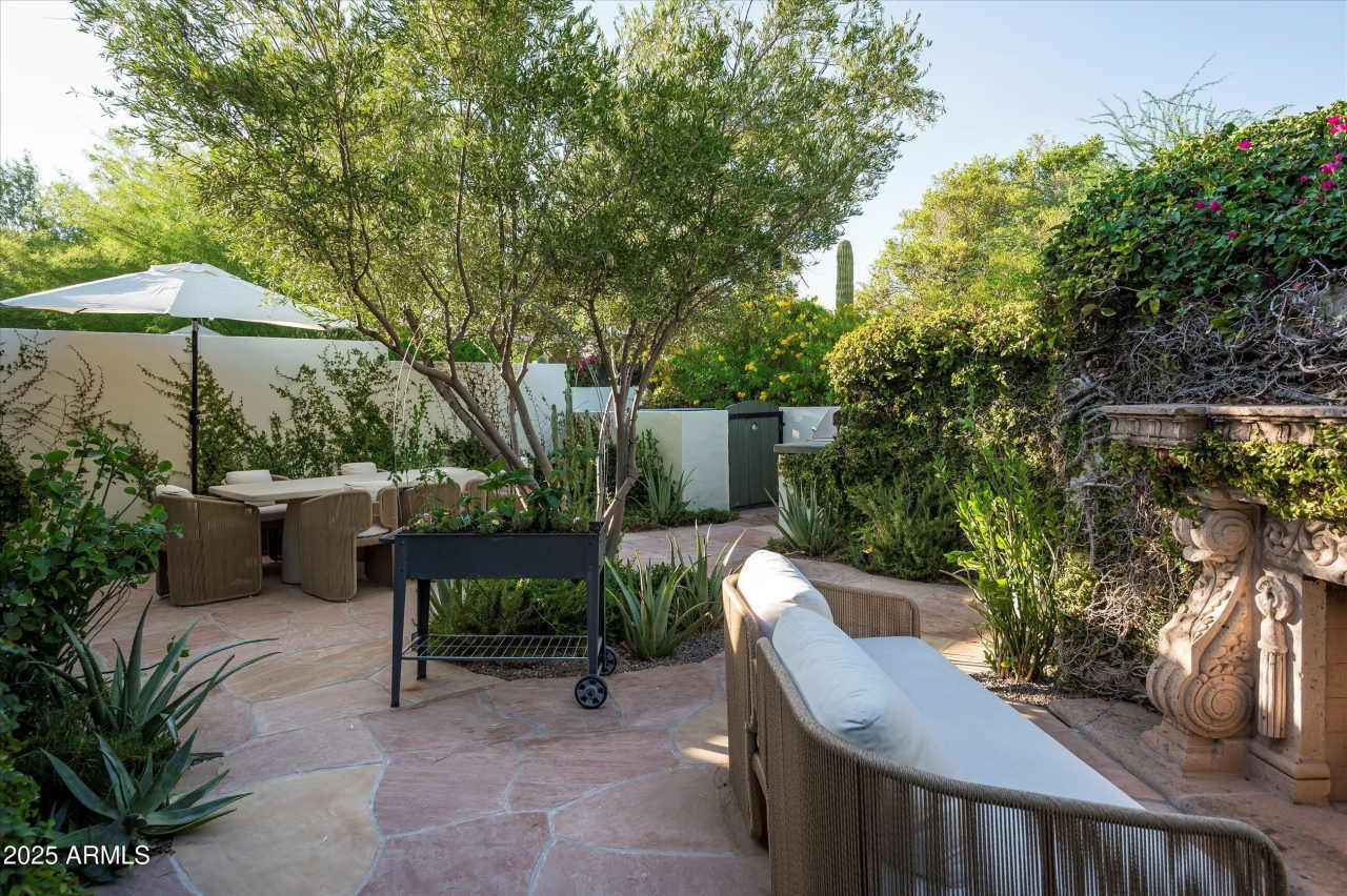 5101 N CASA BLANCA Drive