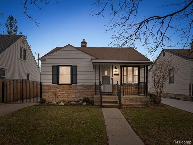 1437 E MILTON Avenue