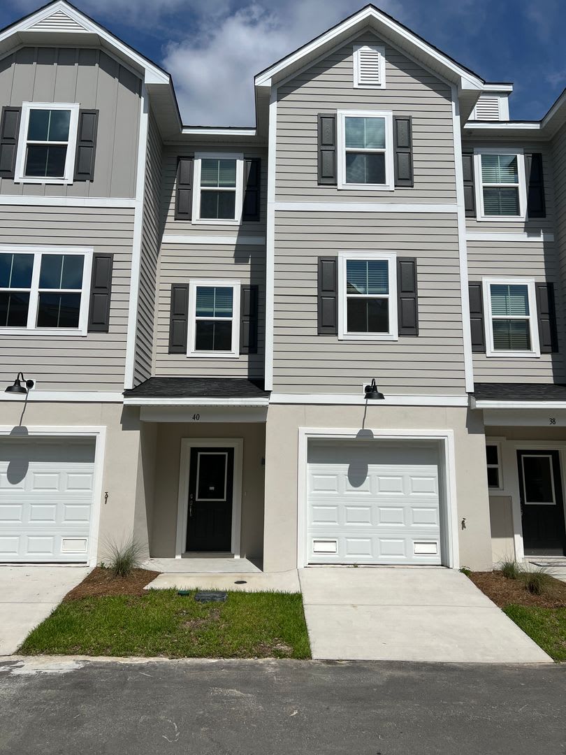 40 Hidden Pointe Drive