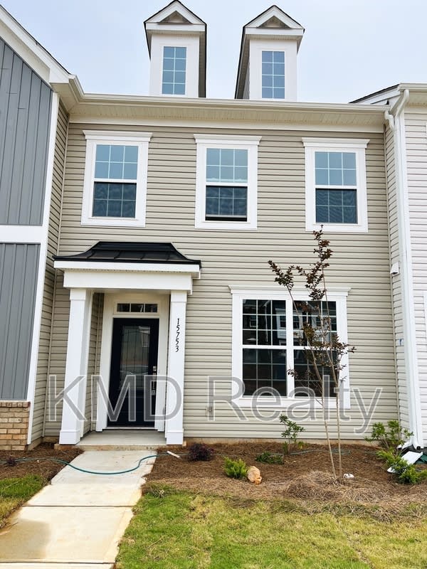 15753 Country House Street