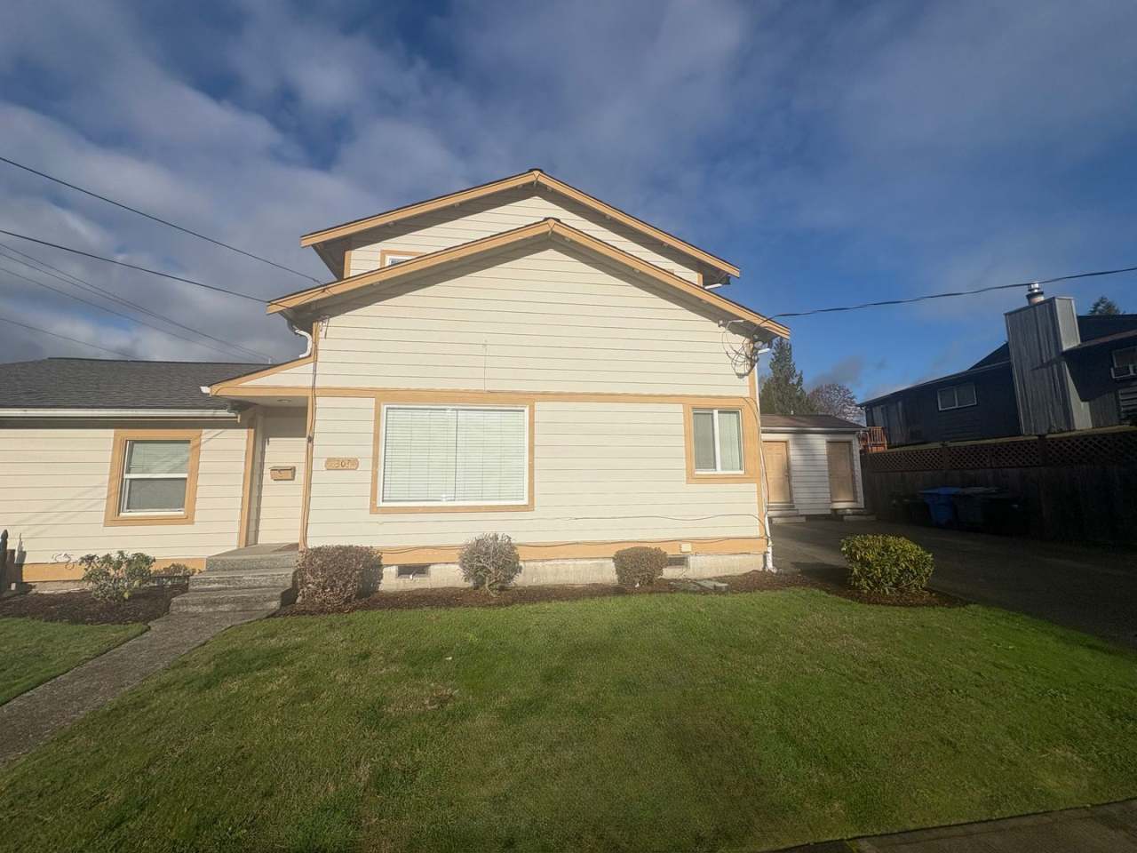 Peaceful Small-Town Getaway!