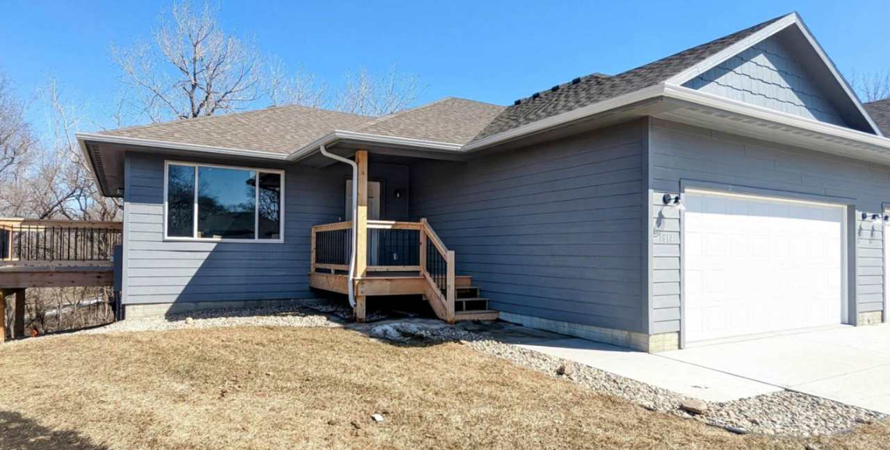 4 bed 3 bath Townhome For Rent!