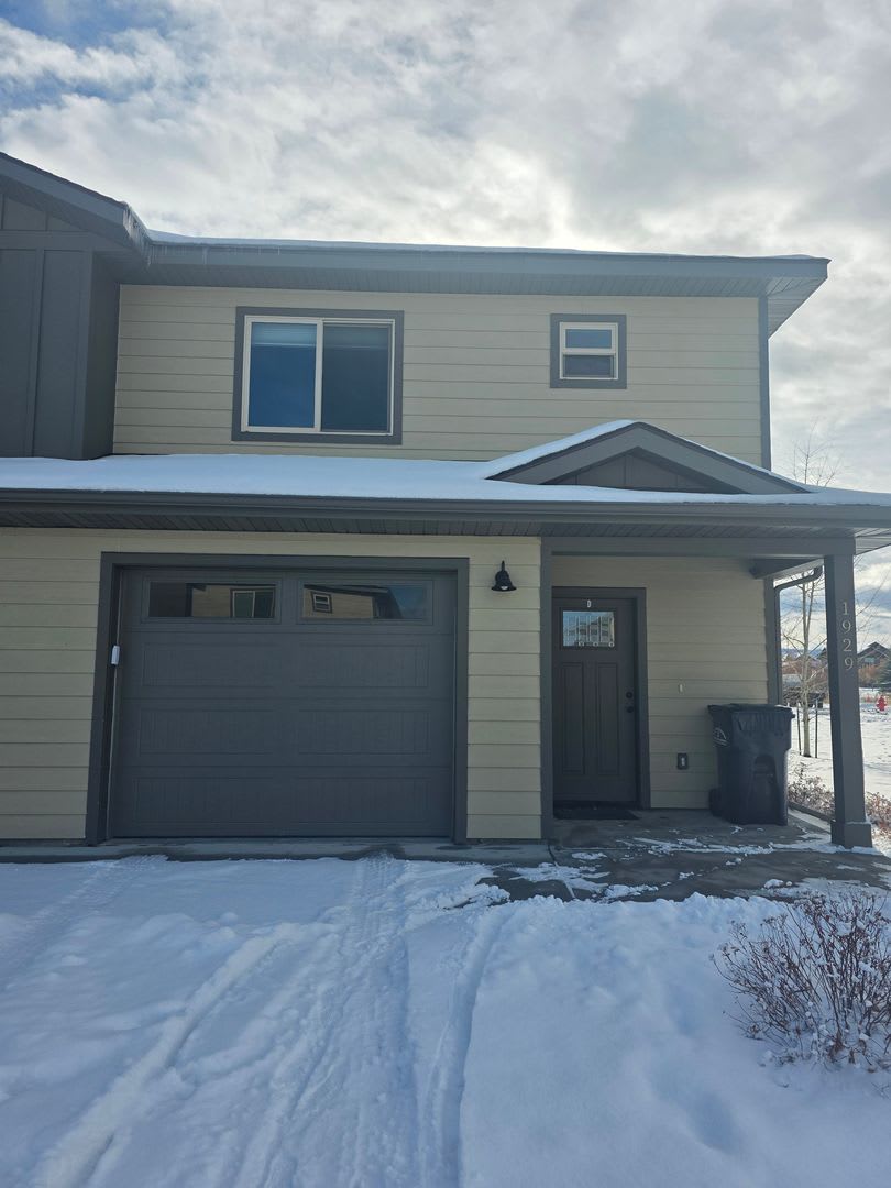 3 Bedroom 2.5 Bath Condo near MSU