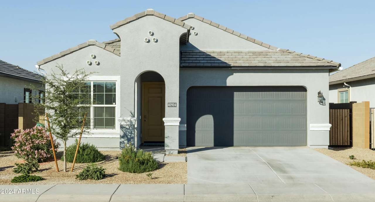 40904 W HILLMAN Drive