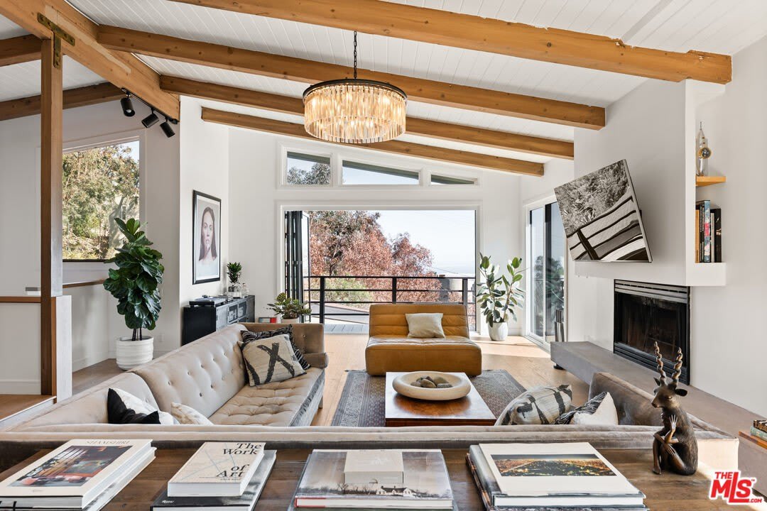 21625 Saddle Peak Rd