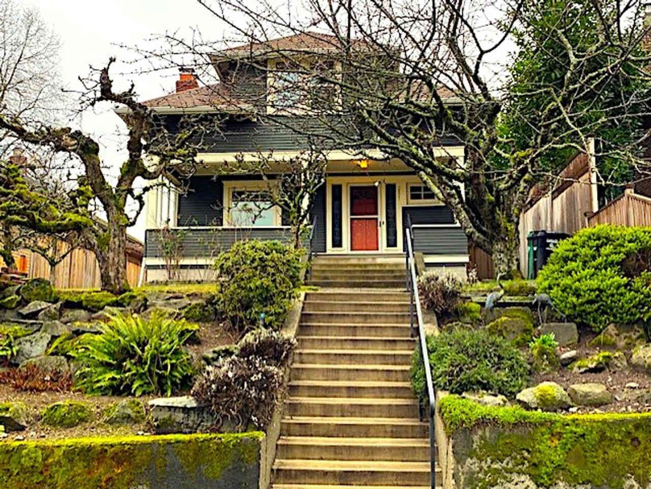 Beautiful 3-Bedroom Craftsman in Wallingford